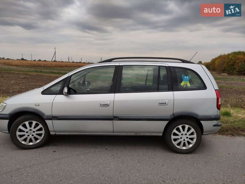 Минивэн Opel Zafira 2003 в Пирятине