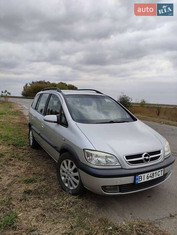 Минивэн Opel Zafira 2003 в Пирятине