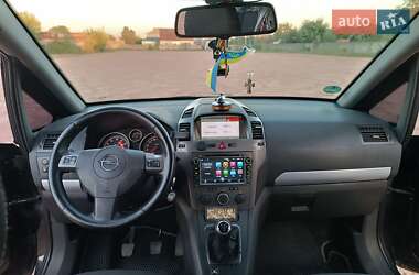 Минивэн Opel Zafira 2006 в 