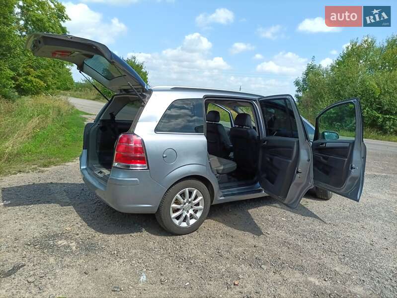 Минивэн Opel Zafira 2007 в Ладыжине
