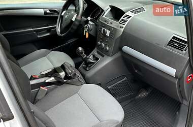 Минивэн Opel Zafira 2007 в 