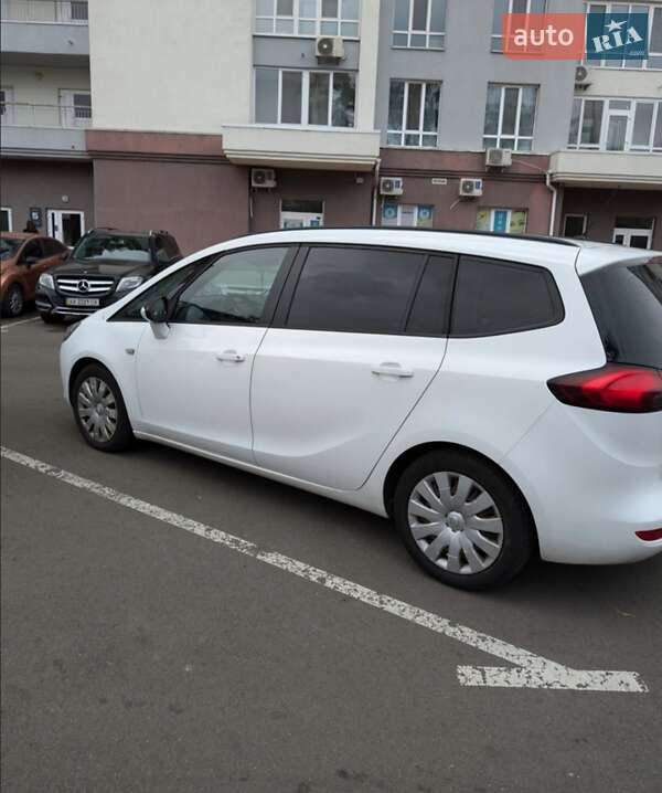Микровэн Opel Zafira 2013 в Киеве