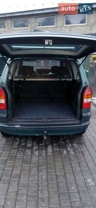 Минивэн Opel Zafira 2001 в Каменец-Подольском