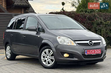 Минивэн Opel Zafira 2010 в 