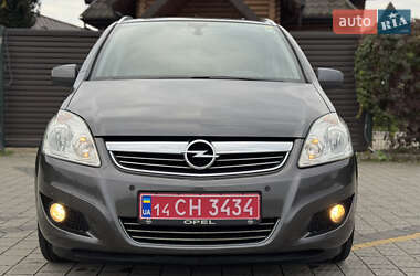 Минивэн Opel Zafira 2010 в 