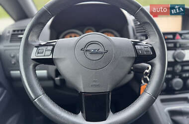 Минивэн Opel Zafira 2010 в 