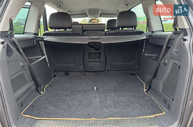 Минивэн Opel Zafira 2010 в 