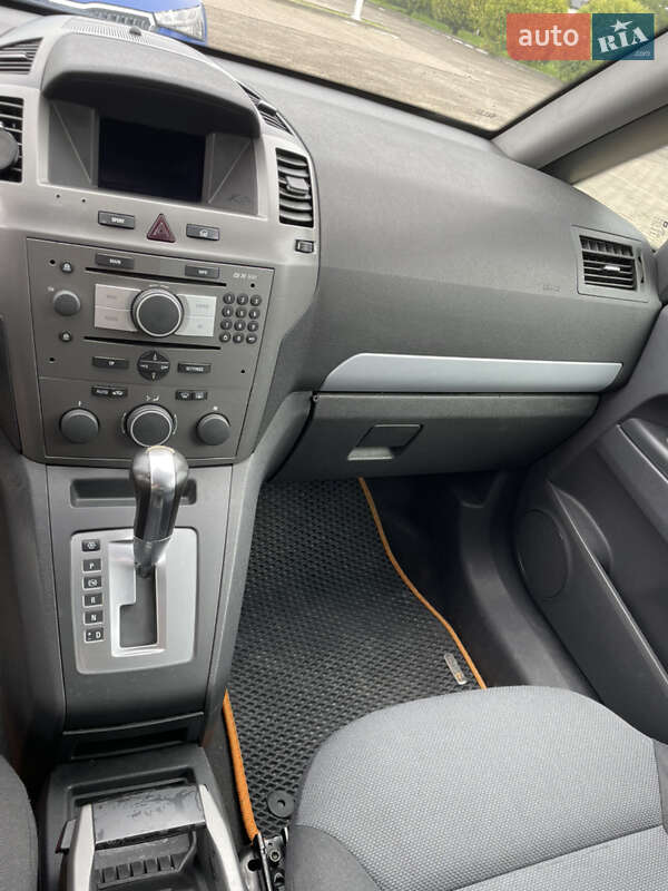 Минивэн Opel Zafira 2006 в Виноградове фото 5 Минивэн Opel Zafira 2006 в Виноградове