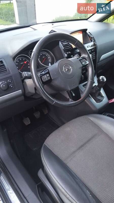 Мінівен Opel Zafira 2010 в Косові фото 3 Мінівен Opel Zafira 2010 в Косові