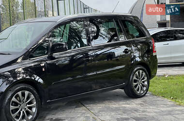 Минивэн Opel Zafira 2011 в 