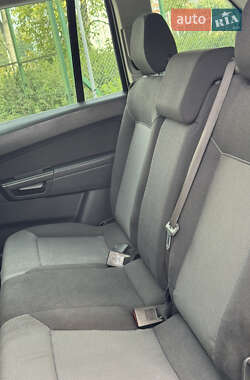 Минивэн Opel Zafira 2011 в 
