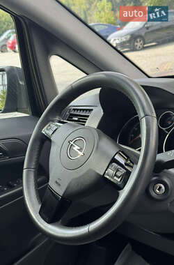 Минивэн Opel Zafira 2011 в 