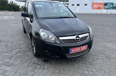 Минивэн Opel Zafira 2010 в 