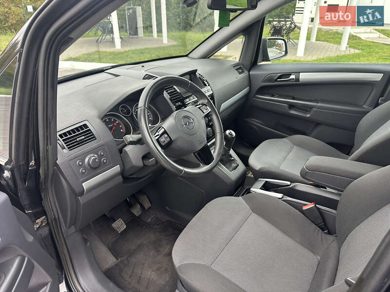 Минивэн Opel Zafira 2010 в Одессе