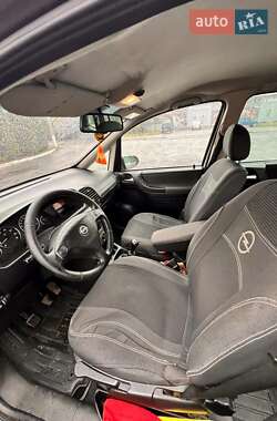 Минивэн Opel Zafira 2003 в 