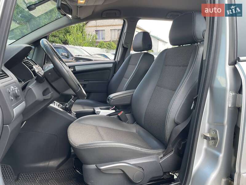 Минивэн Opel Zafira 2011 в Киеве фото 9 Минивэн Opel Zafira 2011 в Киеве