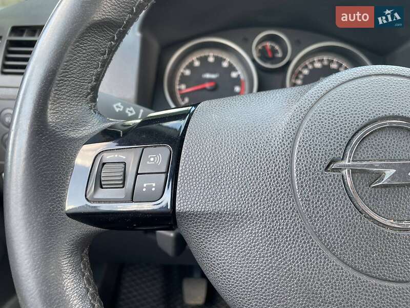Минивэн Opel Zafira 2011 в Киеве фото 22 Минивэн Opel Zafira 2011 в Киеве