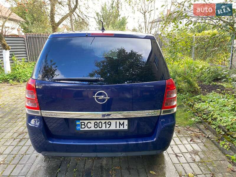 Минивэн Opel Zafira 2010 в Рудки