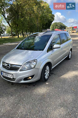 Минивэн Opel Zafira 2011 в 