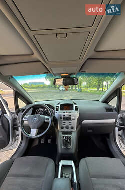 Минивэн Opel Zafira 2011 в 