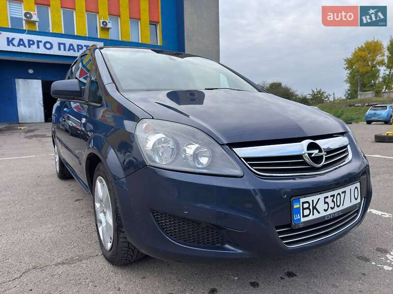 Минивэн Opel Zafira 2012 в Ровно