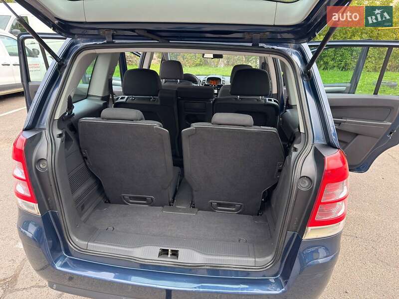 Минивэн Opel Zafira 2012 в Ровно