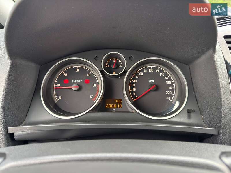 Минивэн Opel Zafira 2012 в Ровно