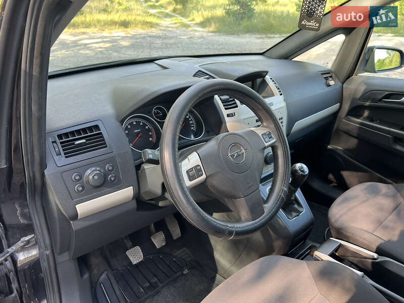 Минивэн Opel Zafira 2008 в Ахтырке фото 16 Минивэн Opel Zafira 2008 в Ахтырке