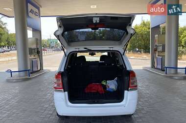Минивэн Opel Zafira 2009 в 