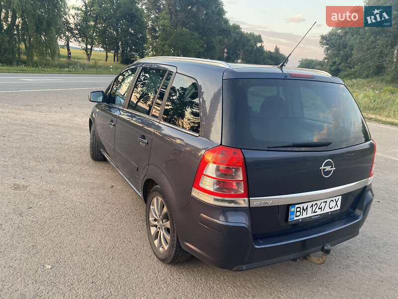Мінівен Opel Zafira 2010 в Ромнах