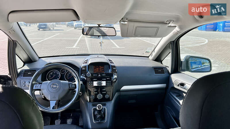 Минивэн Opel Zafira 2011 в Ивано-Франковске