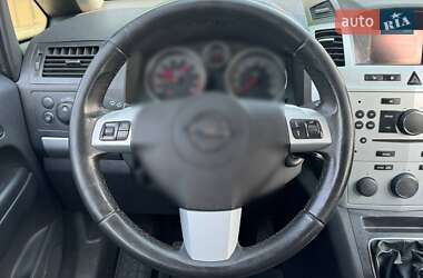Минивэн Opel Zafira 2009 в 