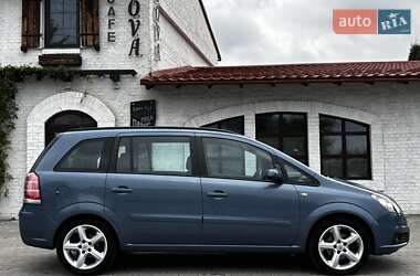 Минивэн Opel Zafira 2008 в 