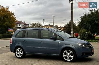 Минивэн Opel Zafira 2008 в 