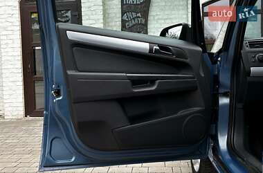 Минивэн Opel Zafira 2008 в 