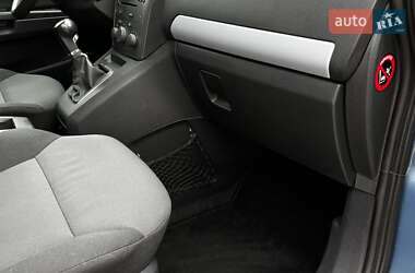 Минивэн Opel Zafira 2008 в 