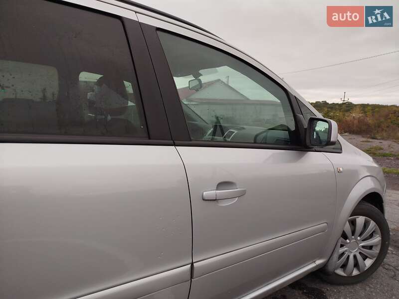 Минивэн Opel Zafira 2012 в Виннице