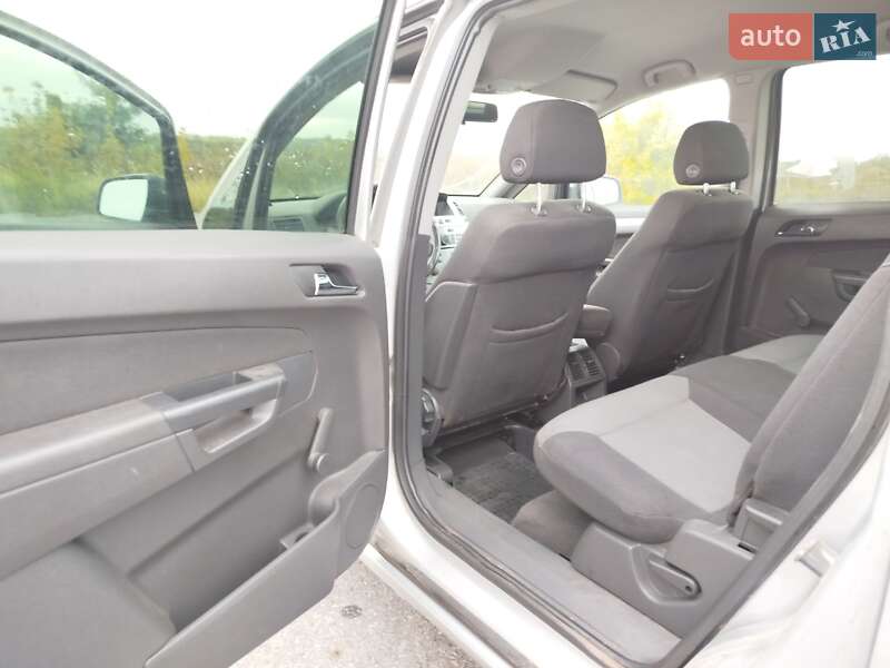 Минивэн Opel Zafira 2012 в Виннице