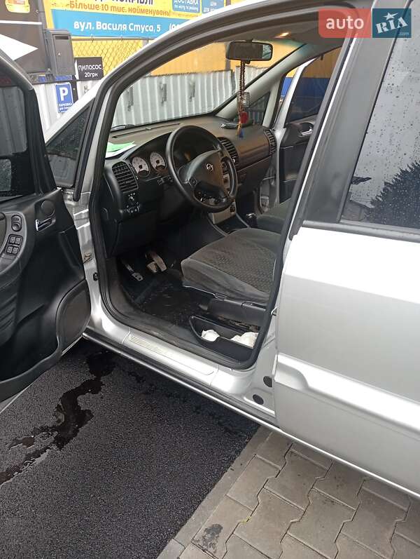 Минивэн Opel Zafira 2003 в Звягеле