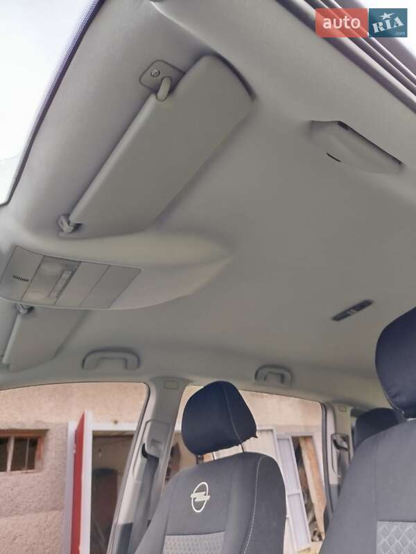 Минивэн Opel Zafira 2009 в Львове