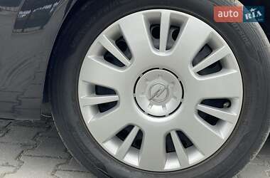 Минивэн Opel Zafira 2010 в 