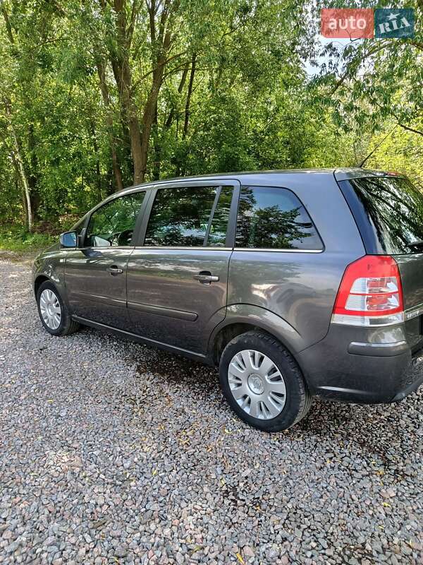 Минивэн Opel Zafira 2011 в Пирятине