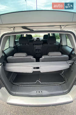 Минивэн Opel Zafira 2010 в 