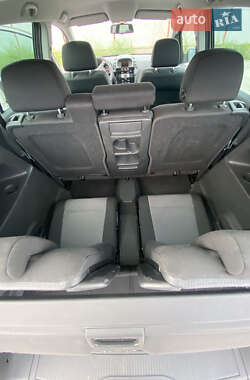 Минивэн Opel Zafira 2010 в 