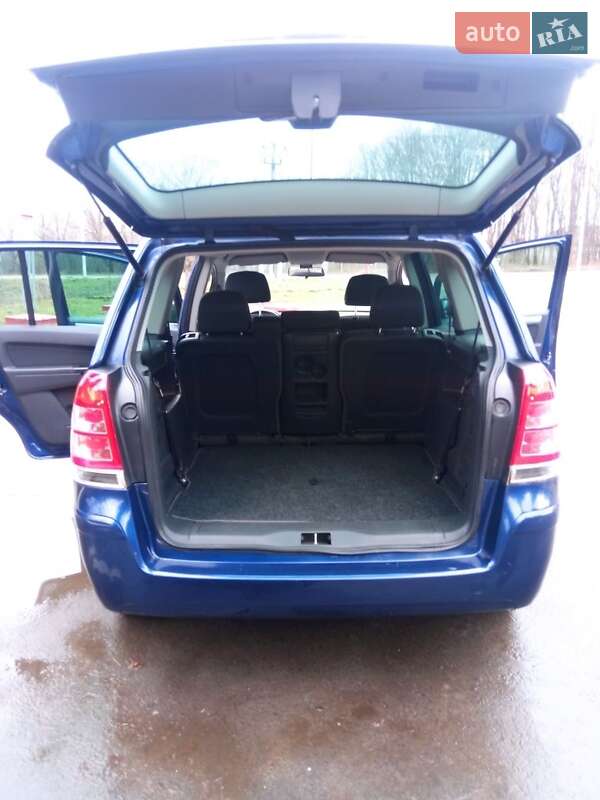 Мінівен Opel Zafira 2010 в Львові