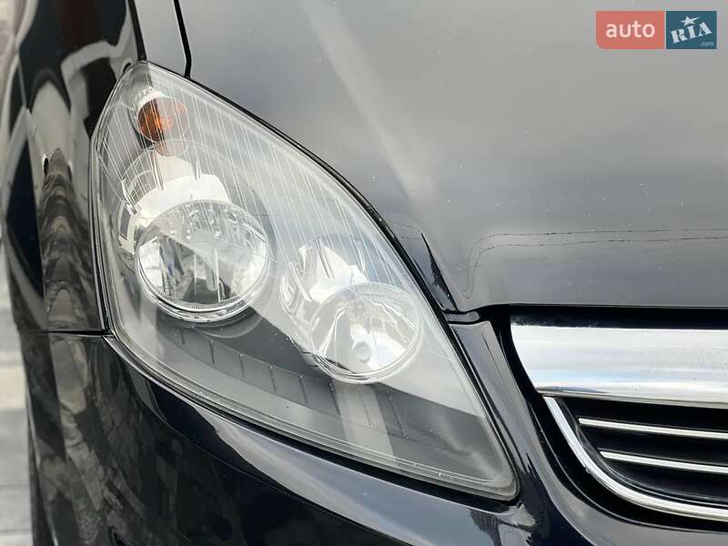 Мінівен Opel Zafira 2011 в Хмельницькому