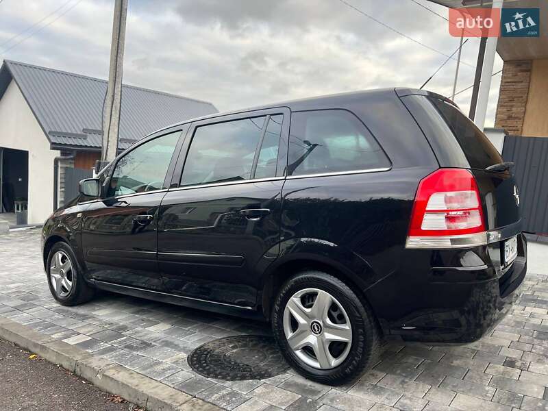 Мінівен Opel Zafira 2011 в Хмельницькому