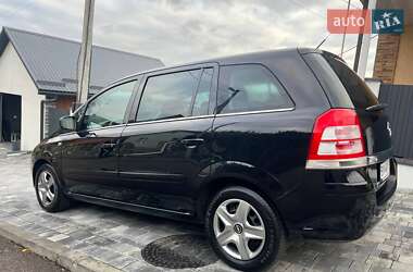 Минивэн Opel Zafira 2011 в 