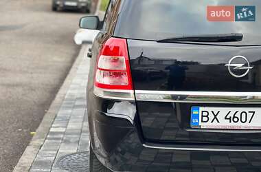 Минивэн Opel Zafira 2011 в 