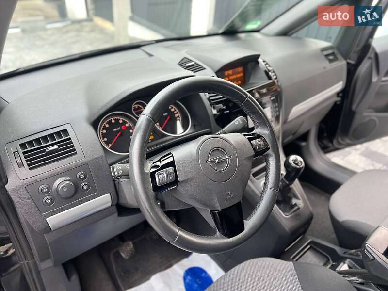 Мінівен Opel Zafira 2011 в Хмельницькому
